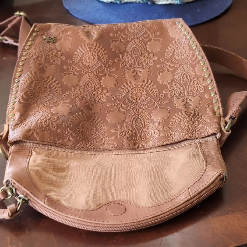 The Sak Brown Leather Crossbody Bag with Embossed Design - Picture 4 of 16